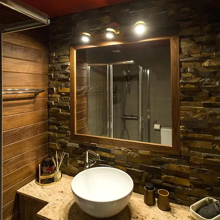 Cozy Mountain In Apartment Platres